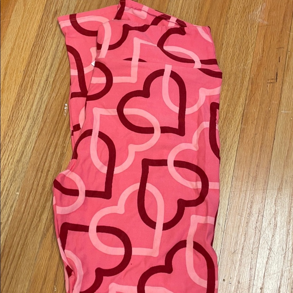 Lularoe Valentine’s TC Vintage Leggings
